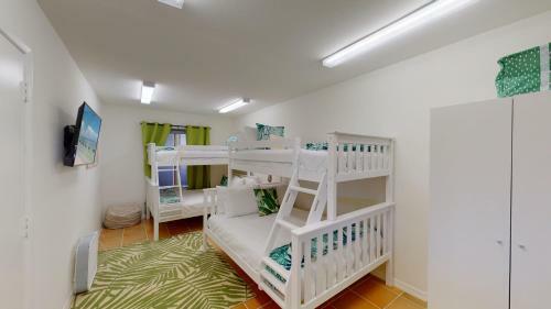 786 Orchid Ct