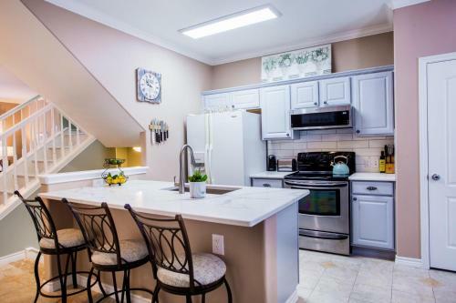 Apartamento Luxurious Townhome Overlooking Tropical Pool