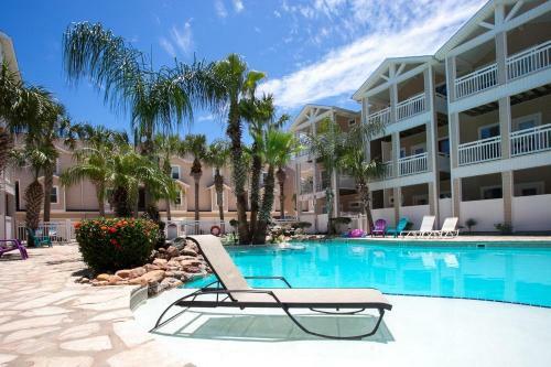 Apartamento Luxurious Townhome Overlooking Tropical Pool
