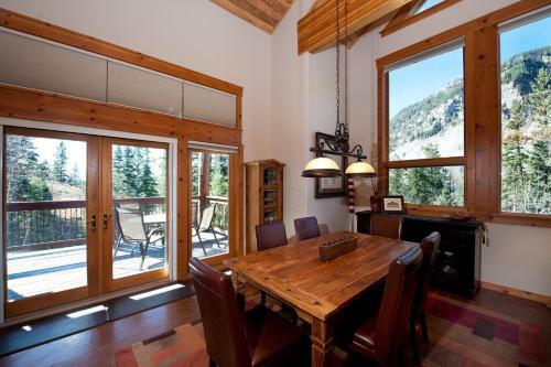 173 Lake Purgatory Drive