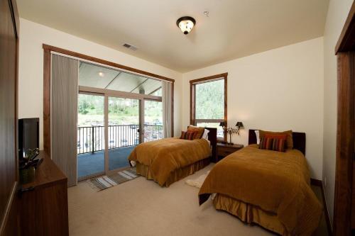 Peregrine Point 306
