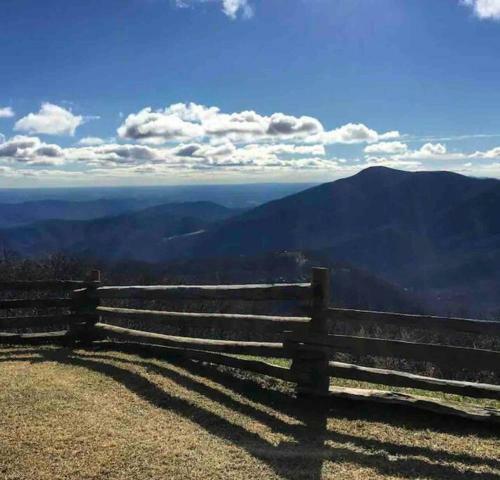 Beautiful Wintergreen Resort Townhome! Groups And Pets Welcome!