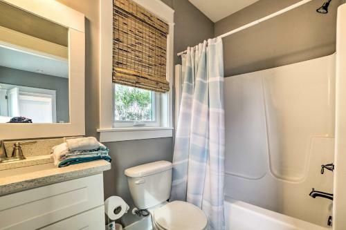 Beach Retreat With Rooftop Deck, Walk To Beach!