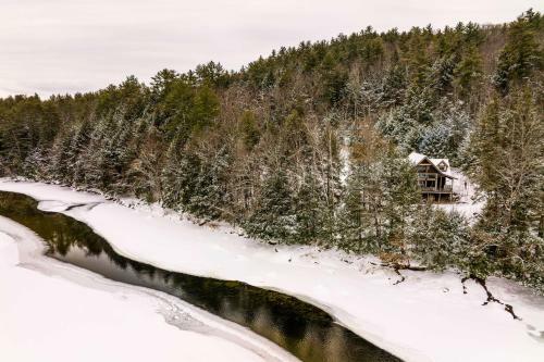 Kid-friendly Cabin With Mountain And River Views!