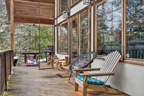 Kid-friendly Cabin With Mountain And River Views!