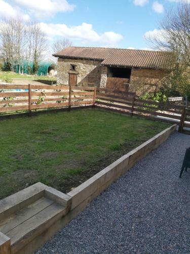 Beautiful 2 Bed Cottage With Swimming Pool