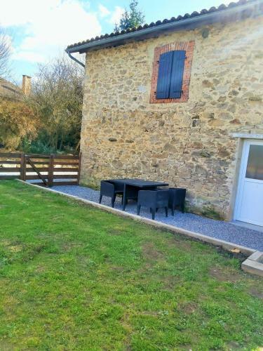 Beautiful 2 Bed Cottage With Swimming Pool