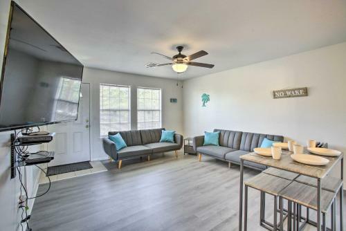 Sunny Bay St Louis Retreat With River Access!
