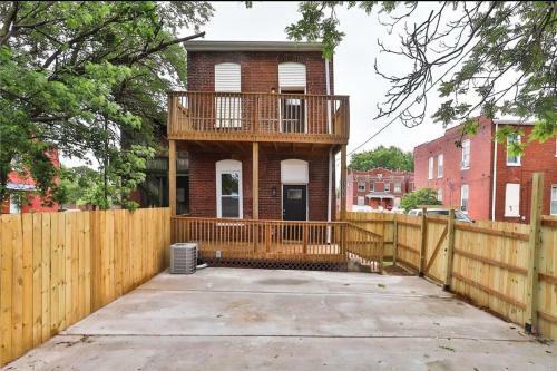 5 Star Historic Home In Stl