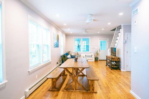 Casa de Olas Rockaway Hideaway With Bar, Fire Pit And Pool!