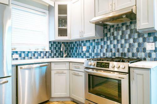 Casa de Olas Rockaway Hideaway With Bar, Fire Pit And Pool!