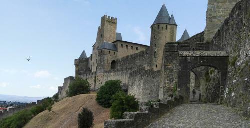 Bed & Breakfast G�te de Charme Avec Piscine Chauff�e