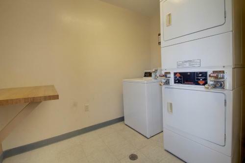 Motel Super 8 Manhattan Kansas