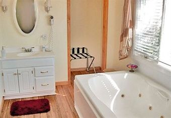 Bed & Breakfast Speedway Legacy Inn