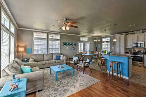Coastal Home With Ocean Views - Walk To Beach!