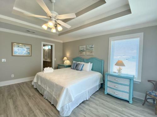 Fish Lips Has Been Completed 4 Bdrm 4 Half Bath Gulf Front With Huge Pool