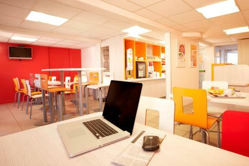 Hotel Premiere Classe Valenciennes Ouest Petite Foret