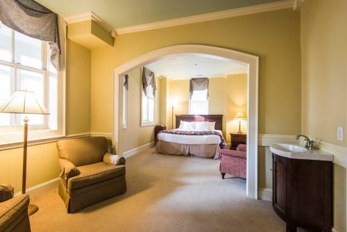 Hotel Fort Harrison State Park Inn