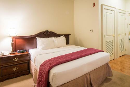 Hotel Fort Harrison State Park Inn