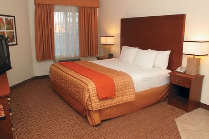 Hotel La Quinta Inn & Suites Chicago North Shore