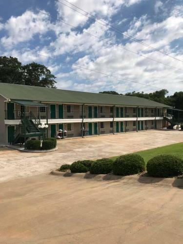 Motel Garden Inn & Suites