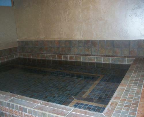 Posada Riverside Hot Springs Inn