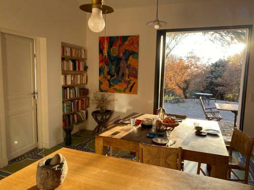 La Maison de Mado Et Sa Cabane Dans Les Arbres