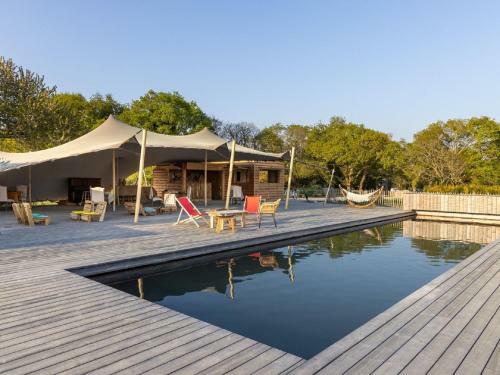 Plush Bungalow In Ploemel With Shared Sauna