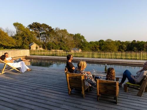 Peaceful Bungalow In Ploemel With Paid Sauna