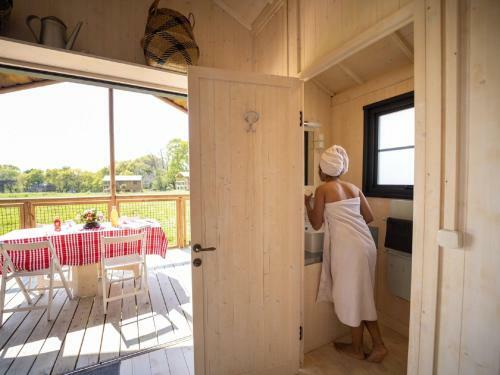 Peaceful Bungalow In Ploemel With Paid Sauna