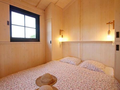 Peaceful Bungalow In Ploemel With Paid Sauna