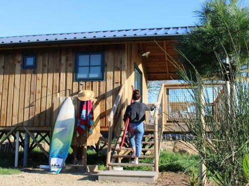 Peaceful Bungalow In Ploemel With Paid Sauna