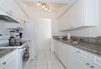 Luxury Apartments At Intracoastal