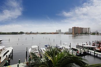 Luxury Apartments At Intracoastal