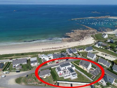 Villa Pool And Beach Bretagne