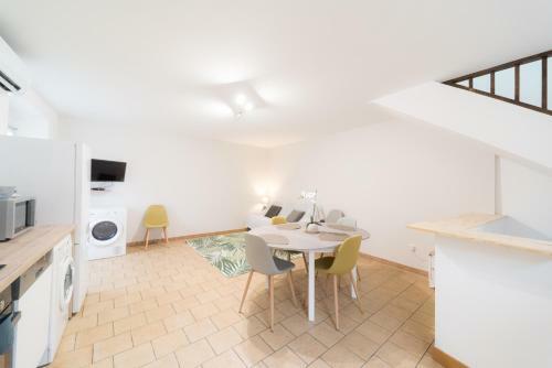 Apartamento Ravissant Triplex Et Duplex Au Centre de Pont St Esprit