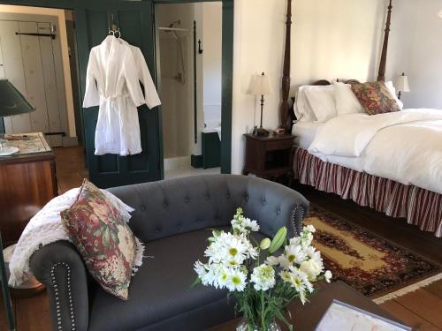 Riverwind Inn Bed And Breakfast