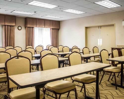 Hotel Comfort Inn & Suites