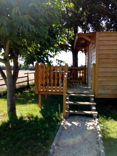 Bed & Breakfast Les Cabanes de Gros Bois