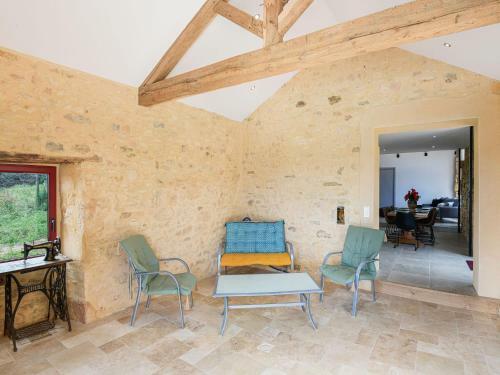Majestic Holiday Home In Prats-du-p�rigord With Pool