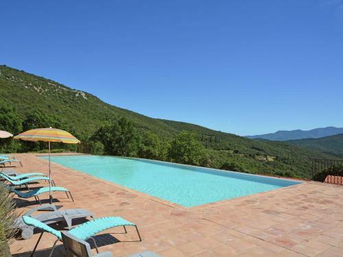 Comfortable Villa In Prunet-et-belpuig With Terrace