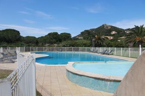 Apartamento T3 Rez de Jardin � Porto Vecchio