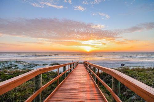 Hotel Beacher's Lodge Oceanfront Suites - Saint Augustine Beach