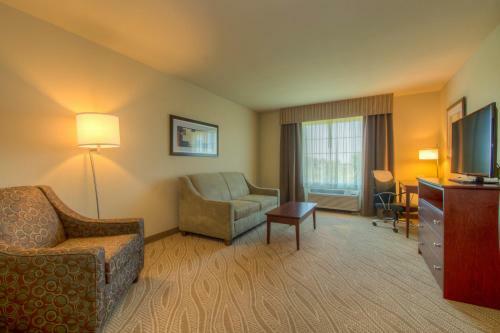Hotel Cobblestone Inn And Suites