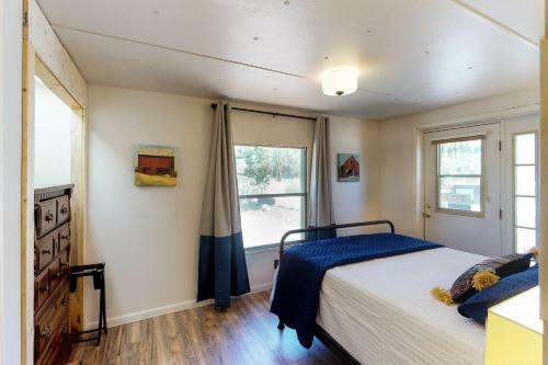 Foothills Lodge And Cabins