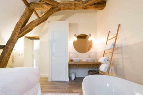 Hostal La Maison Deveney Mars