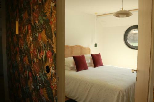 Chambre Deluxe, Dans Une P�niche