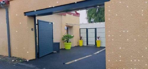 Hostal L �vasion Secr�te