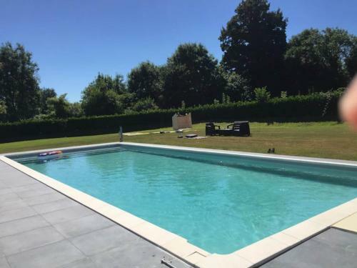 Chaumi�re Des Bichnets Grande Piscine Chauff�e