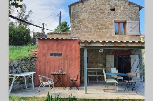 La Petite Maison Dans Le Maquis